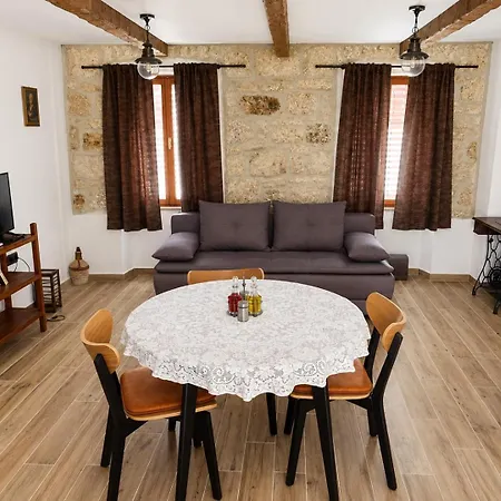 One-bedroom In The Heart Of كورتْشولا